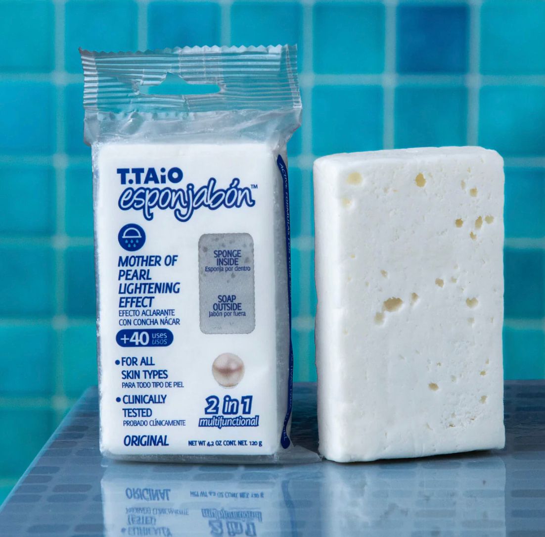 SOAP INFUSED SPONGE WITH MOTHER-OF-PEARL LIGHTENING EFFECT/ ESPONJABON CONCHA DE NÁCAR CON EFECTO ACLARANTE